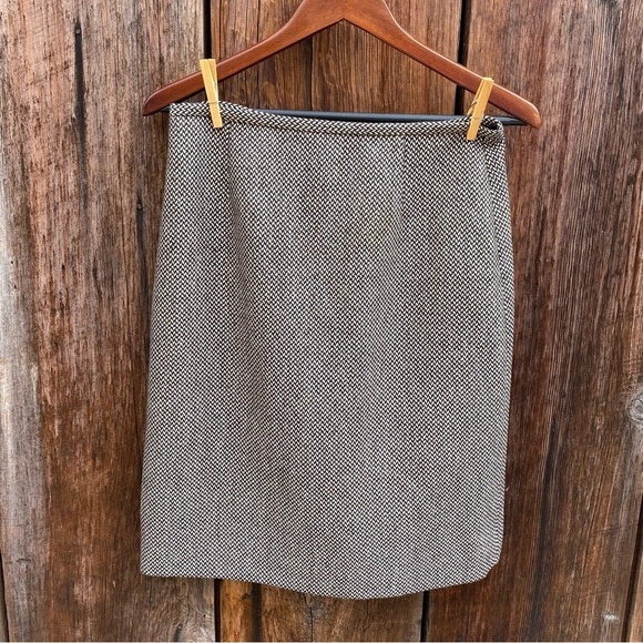 Ann Taylor Dresses & Skirts - Ann Taylor Wool Herringbone Pencil Skirt in Brown and Cream with Lining Size 8
